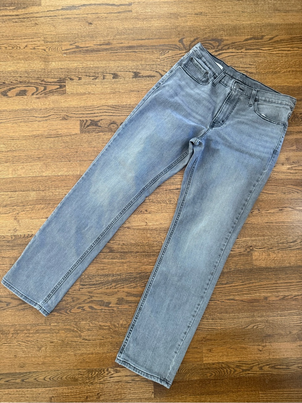 Levi's 541 Men's Straight Jeans in Grey Wash